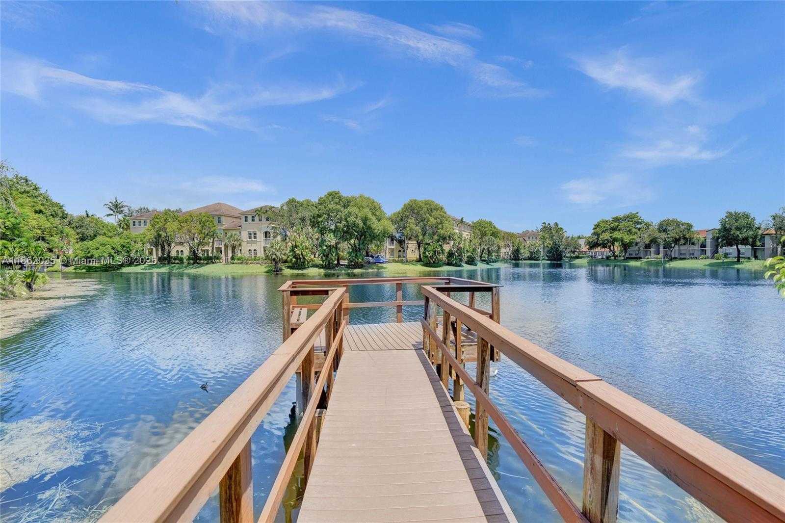 Small Image of 250 JACARANDA DR #206, Plantation Number 31