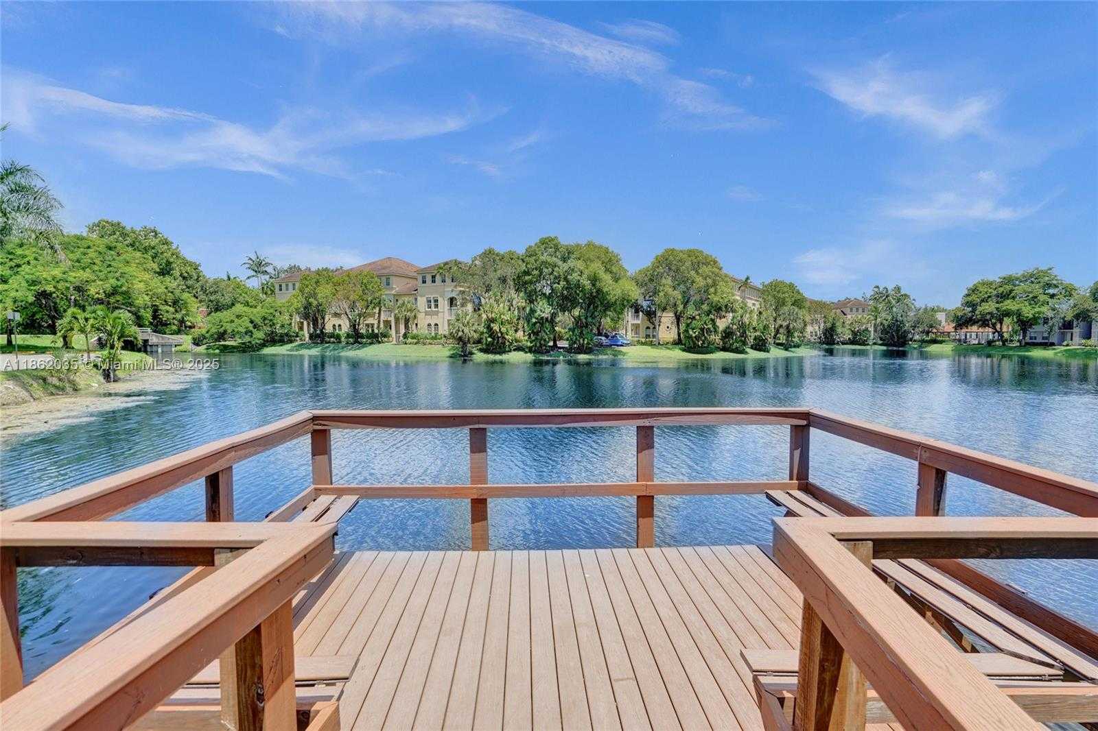 Small Image of 250 JACARANDA DR #206, Plantation Number 32