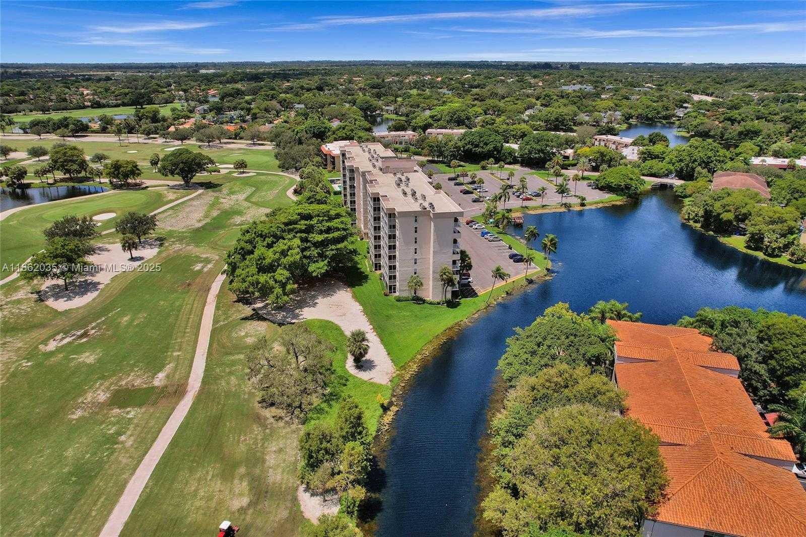 Small Image of 250 JACARANDA DR #206, Plantation Number 38