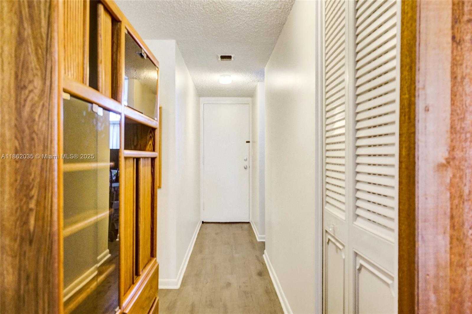 Small Image of 250 JACARANDA DR #206, Plantation Number 5