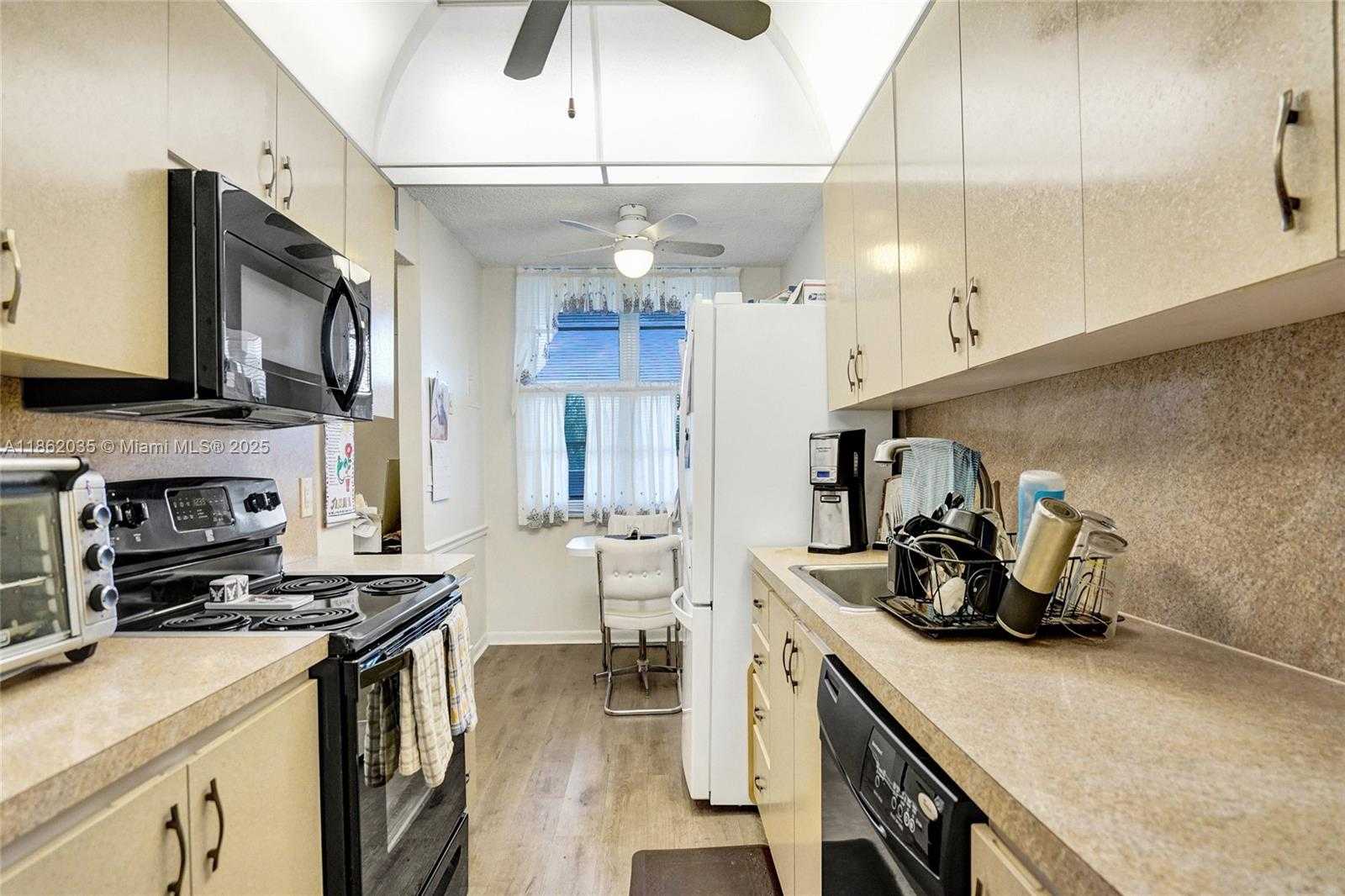 Small Image of 250 JACARANDA DR #206, Plantation Number 7