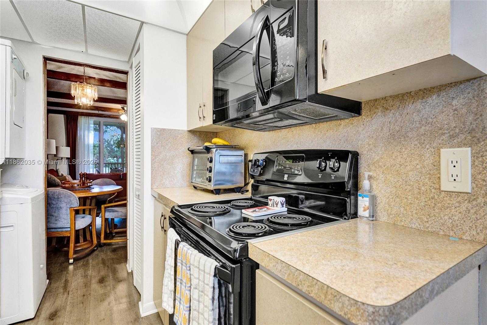 Small Image of 250 JACARANDA DR #206, Plantation Number 8