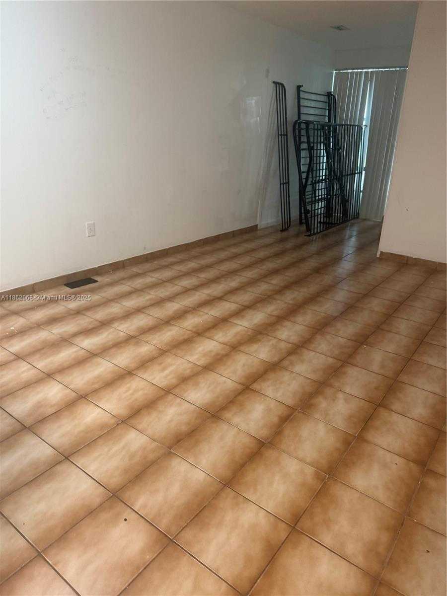 Small Image of 200 177TH DR #107, Sunny Isles Beach Number 10