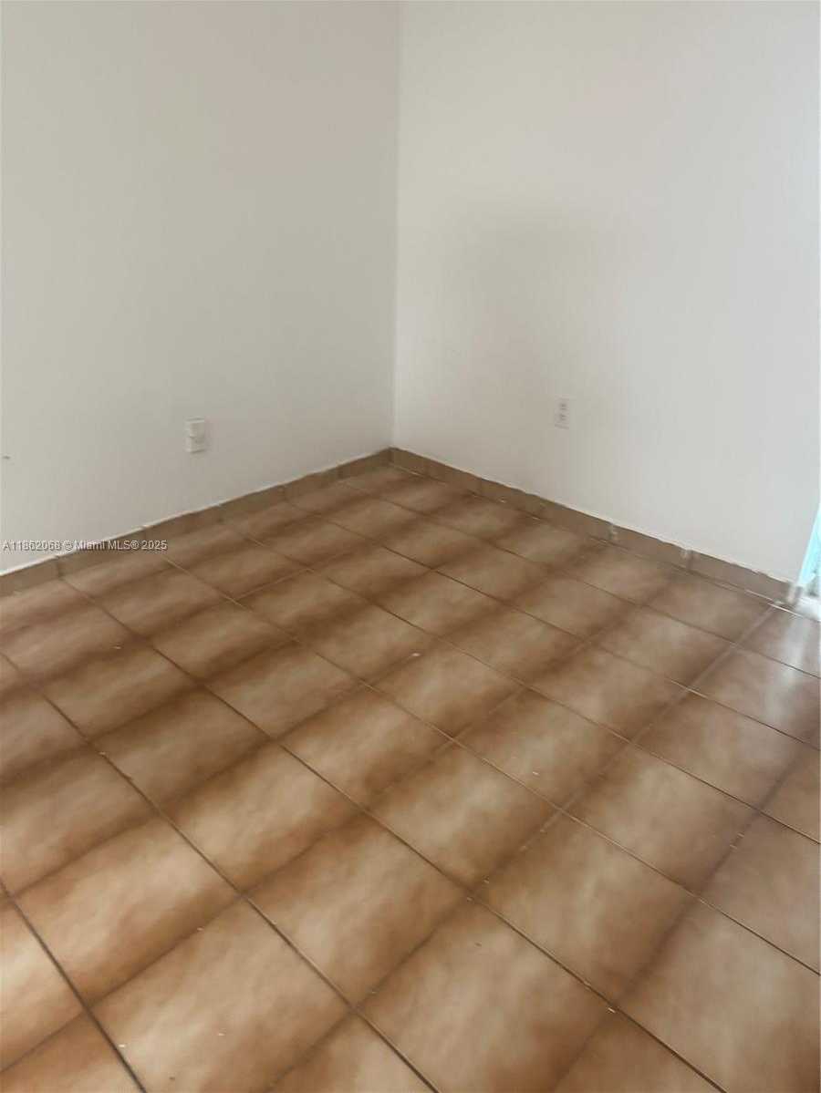 Small Image of 200 177TH DR #107, Sunny Isles Beach Number 8