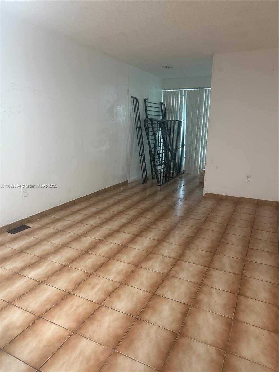 Small Image of 200 177TH DR #107, Sunny Isles Beach Number 9