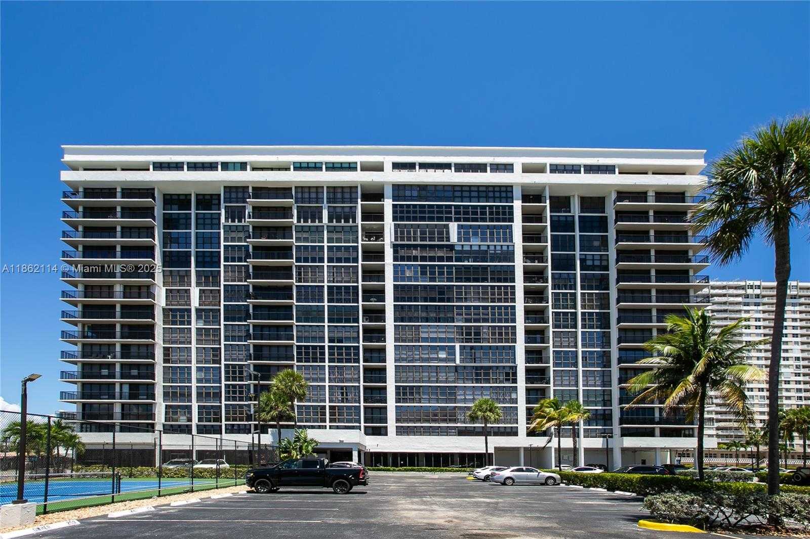 Small Image of 2017 SOUTH OCEAN DR #1008, Hallandale Beach Number 19