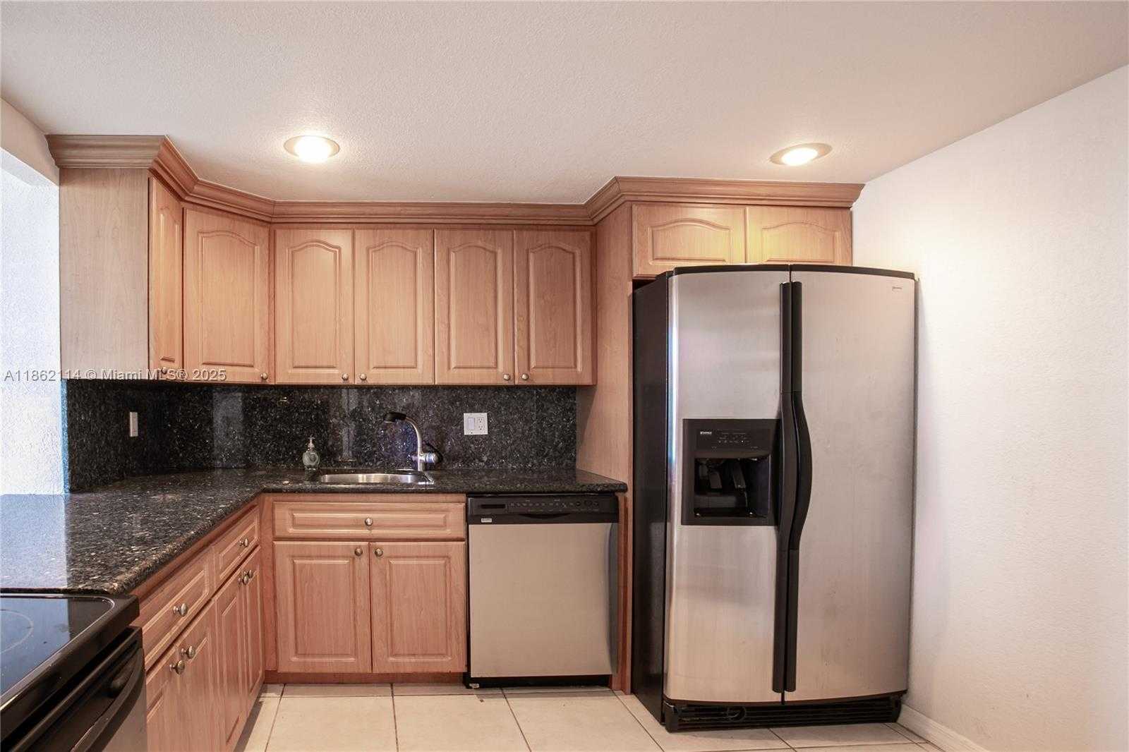 Small Image of 2017 SOUTH OCEAN DR #1008, Hallandale Beach Number 4