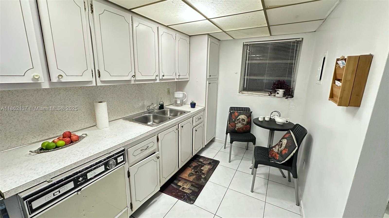 Small Image of 1340 LINCOLN RD #401, Miami Beach Number 23