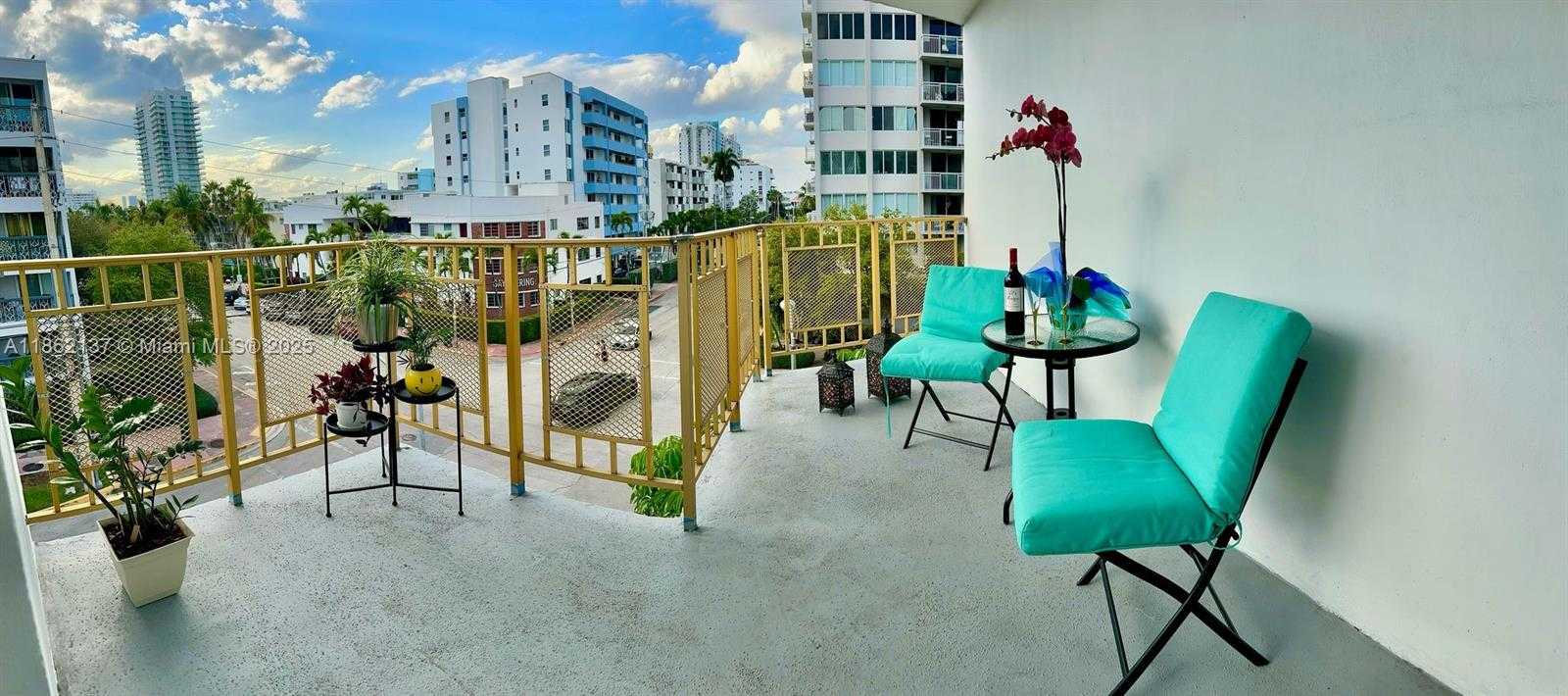 Small Image of 1340 LINCOLN RD #401, Miami Beach Number 5