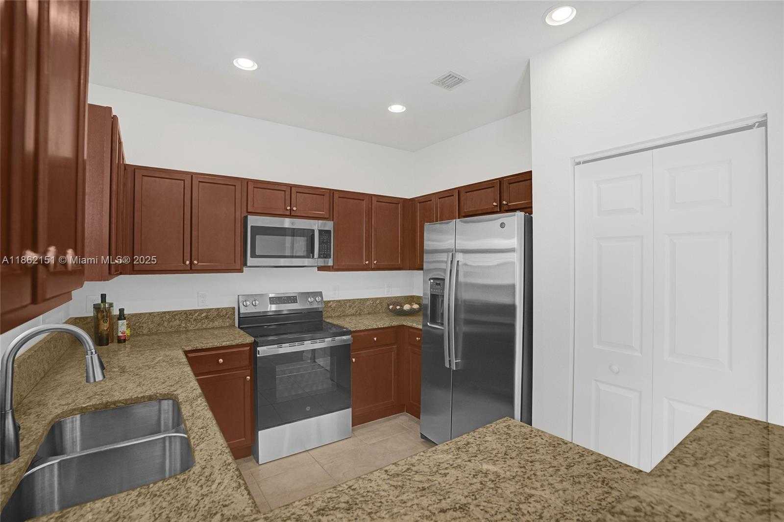 Small Image of 15224 SOUTH WEST 119TH ST, Miami Number 19