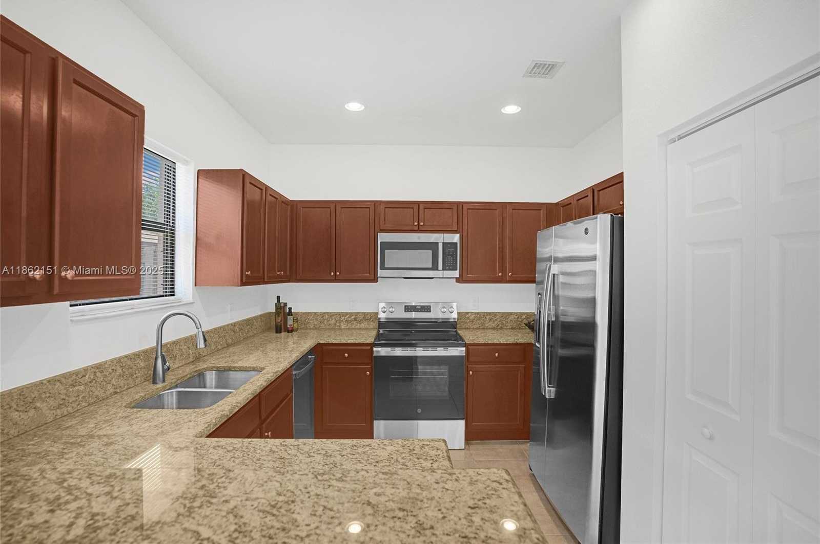 Small Image of 15224 SOUTH WEST 119TH ST, Miami Number 20