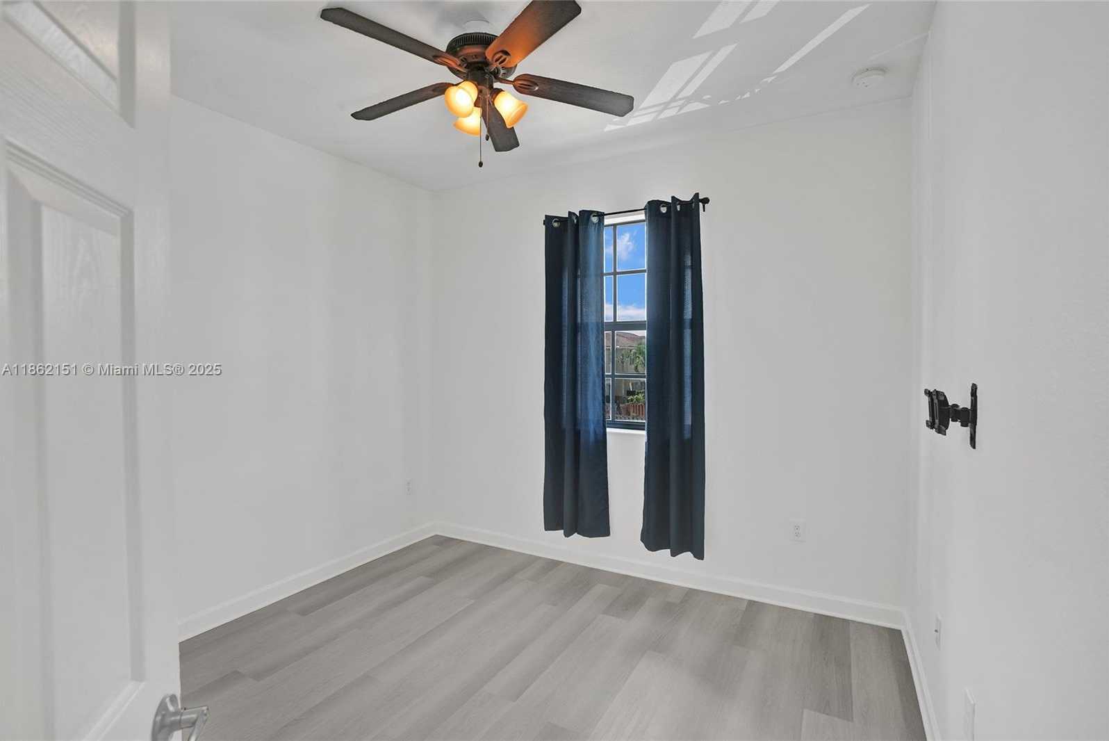 Small Image of 15224 SOUTH WEST 119TH ST, Miami Number 31