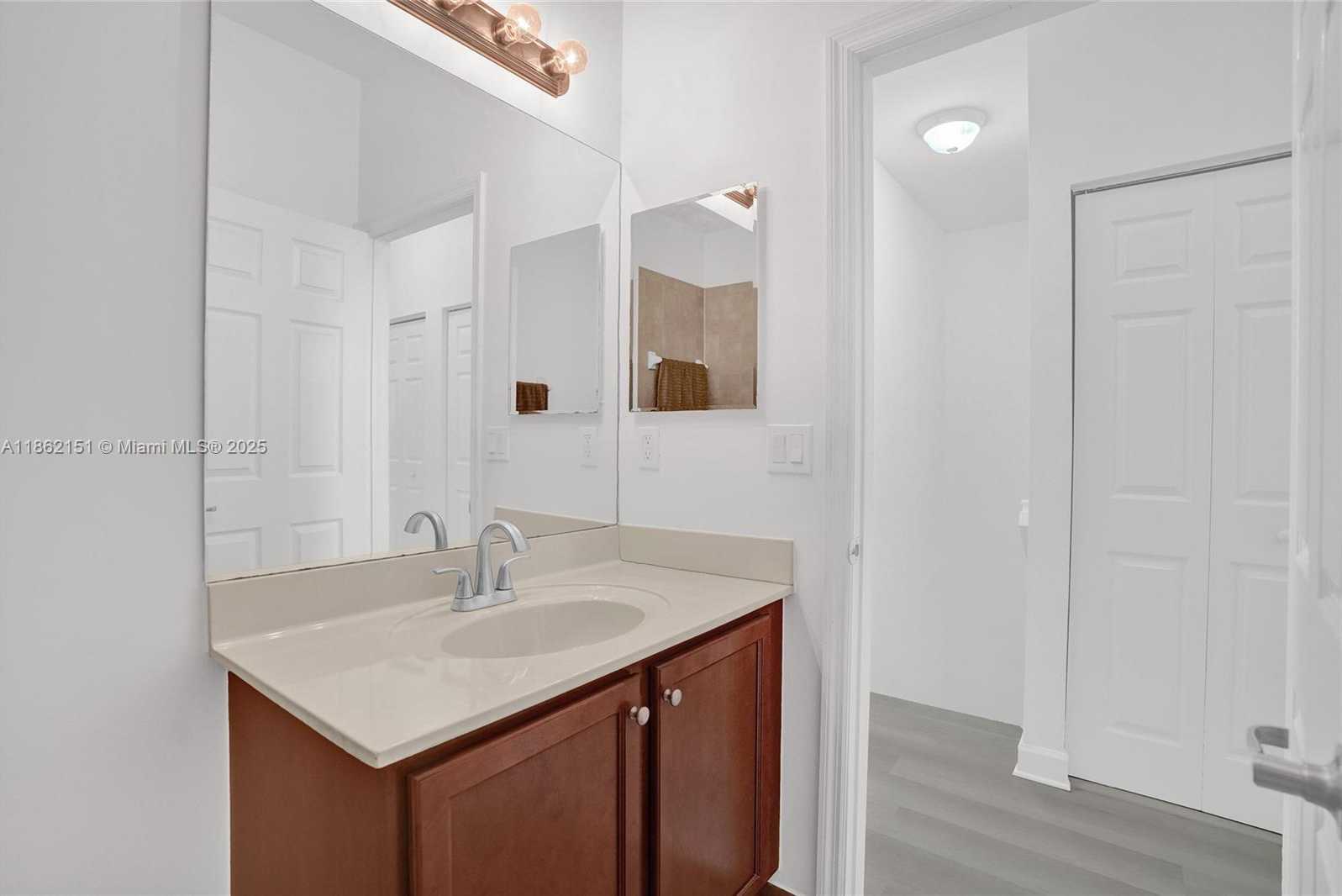 Small Image of 15224 SOUTH WEST 119TH ST, Miami Number 37