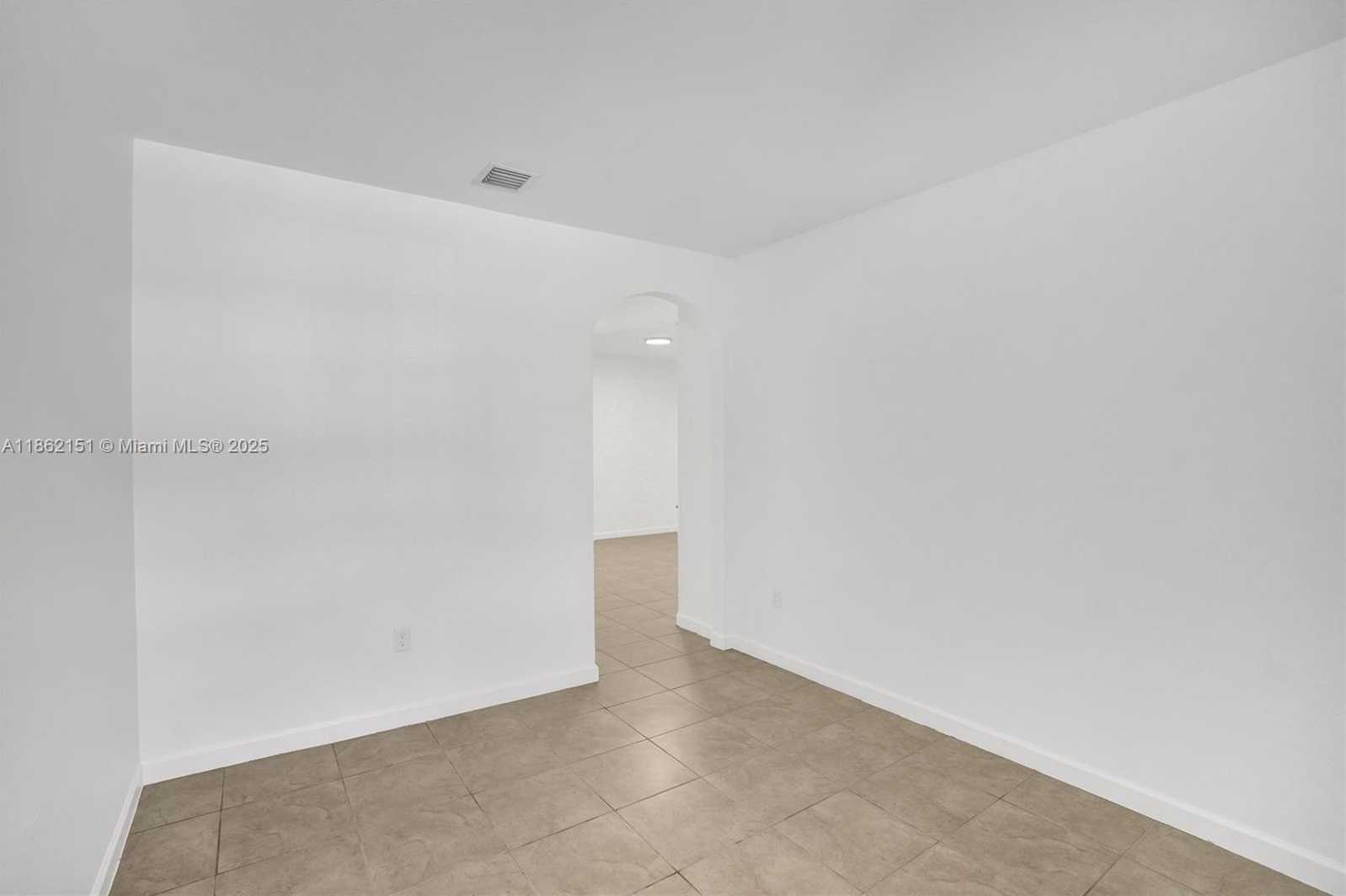 Small Image of 15224 SOUTH WEST 119TH ST, Miami Number 7