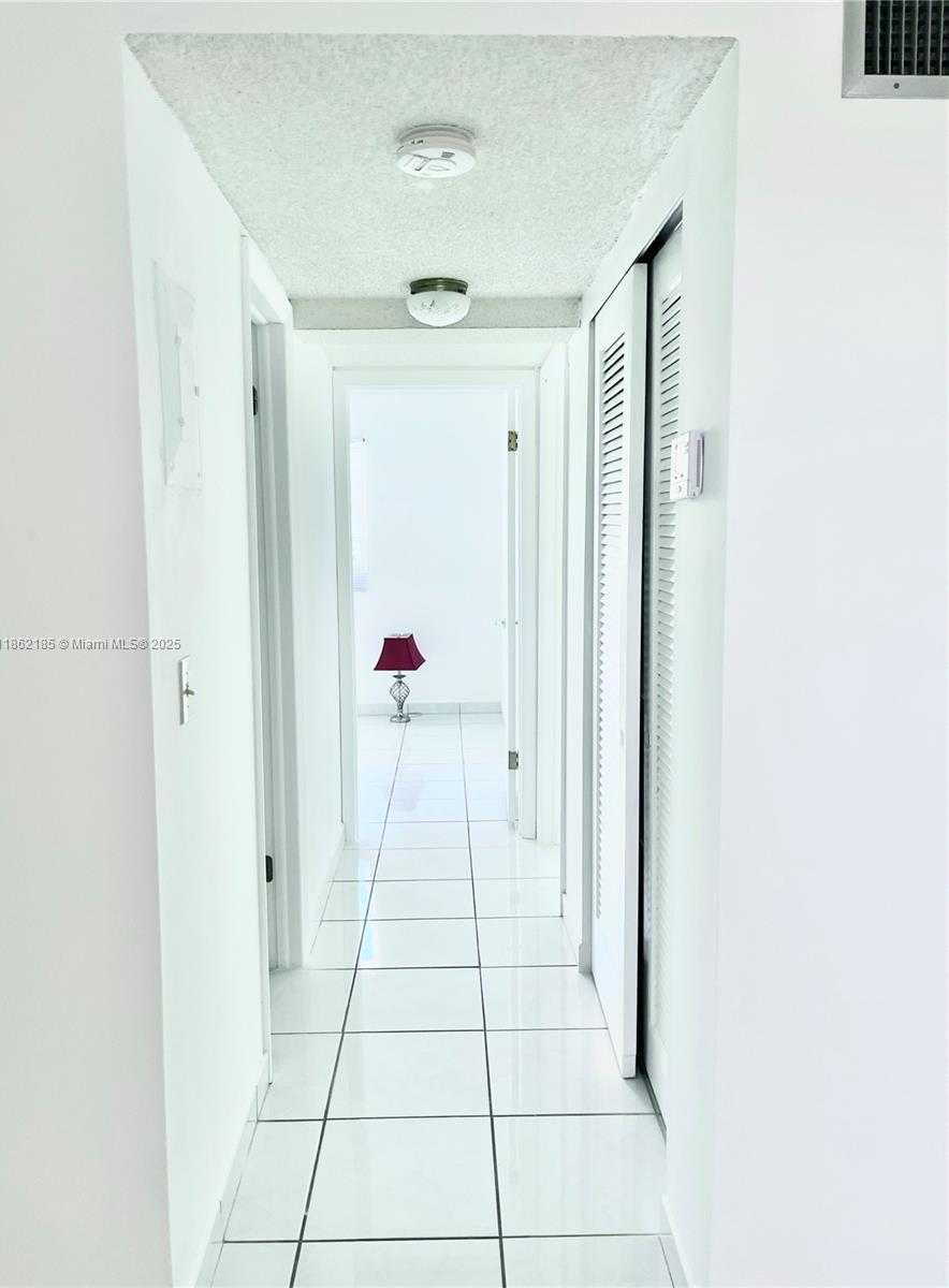 Small Image of 2145 PIERCE ST #421, Hollywood Number 13