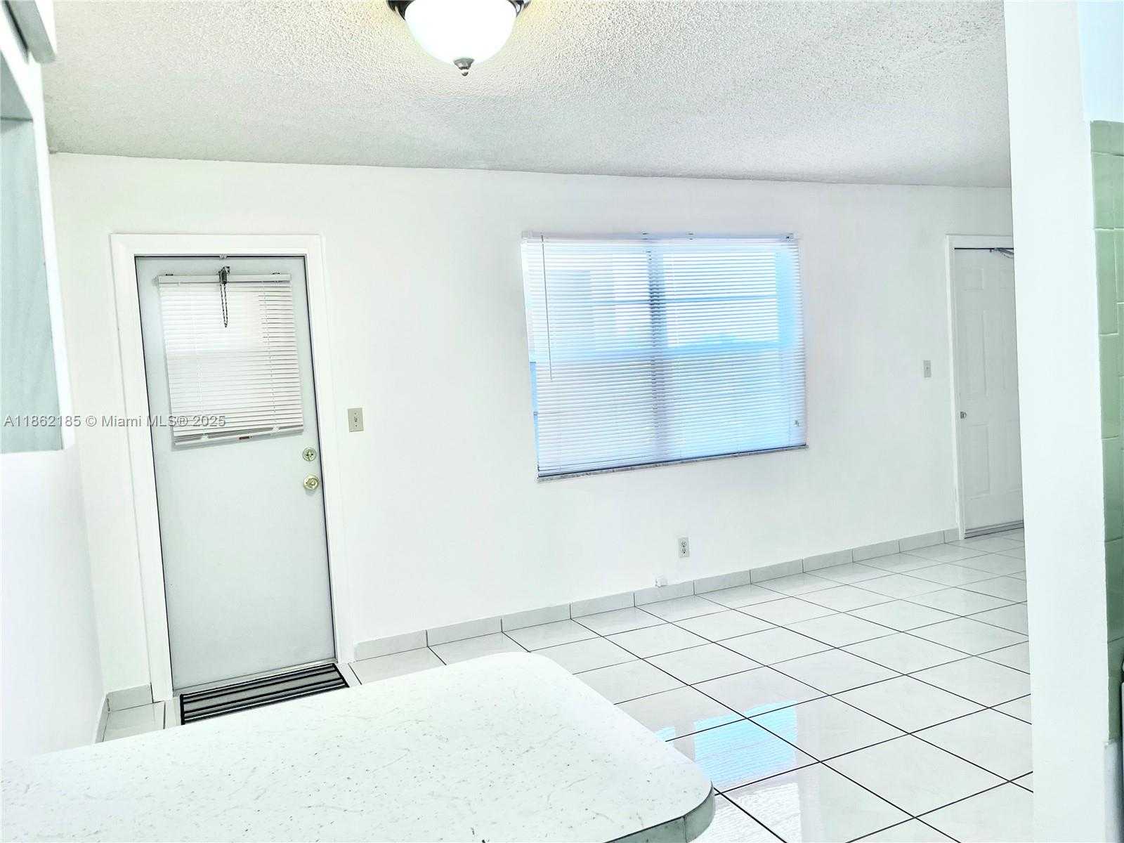 Small Image of 2145 PIERCE ST #421, Hollywood Number 15