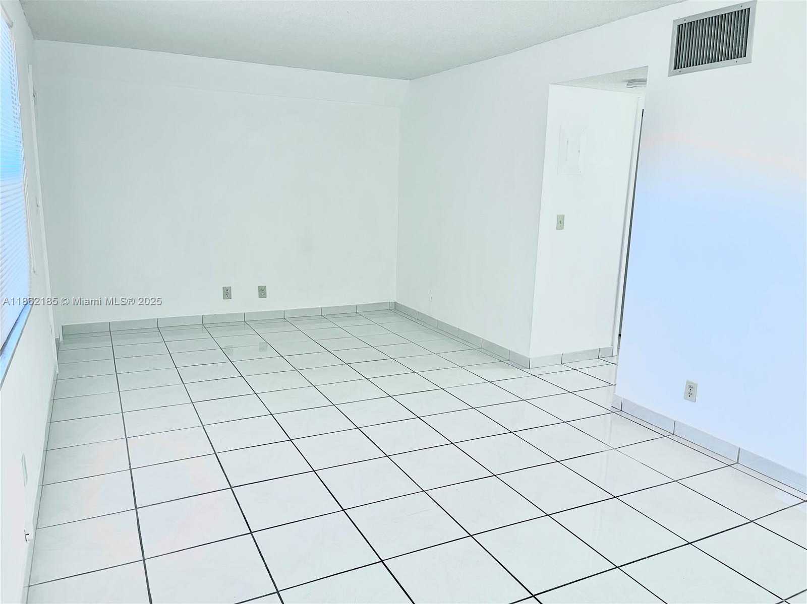 Small Image of 2145 PIERCE ST #421, Hollywood Number 17