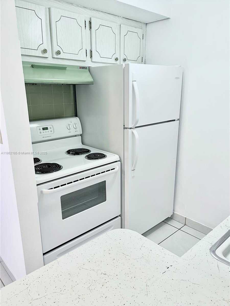 Small Image of 2145 PIERCE ST #421, Hollywood Number 26