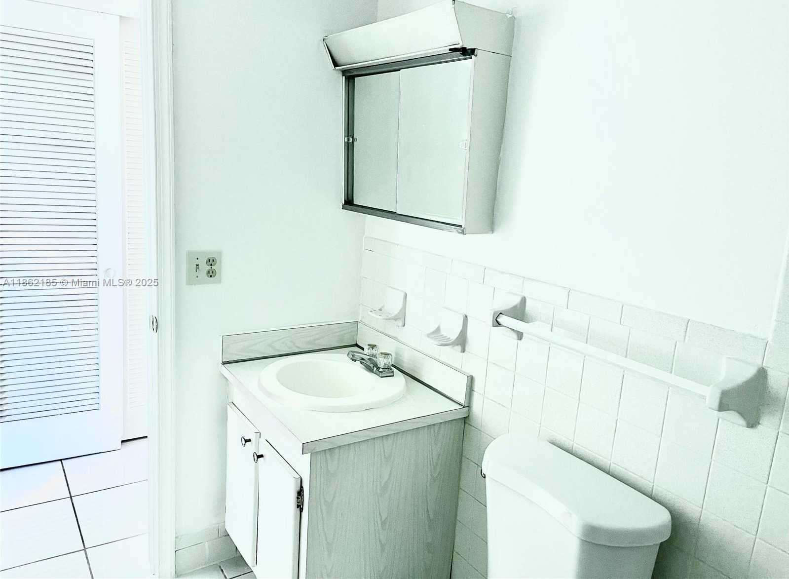Small Image of 2145 PIERCE ST #421, Hollywood Number 32