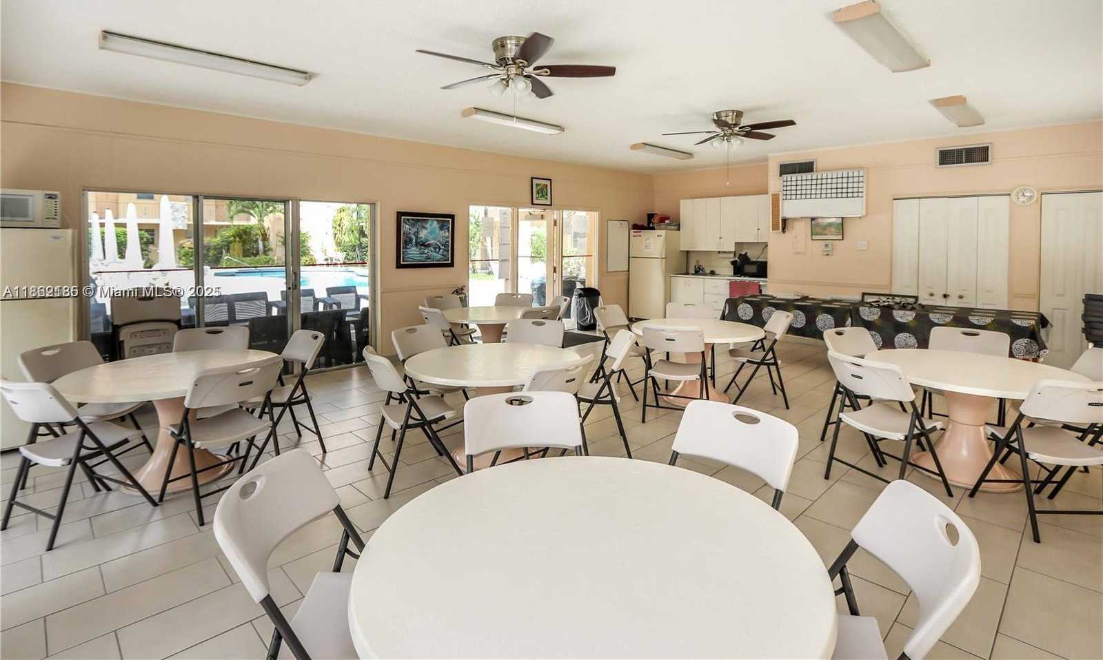 Small Image of 2145 PIERCE ST #421, Hollywood Number 34