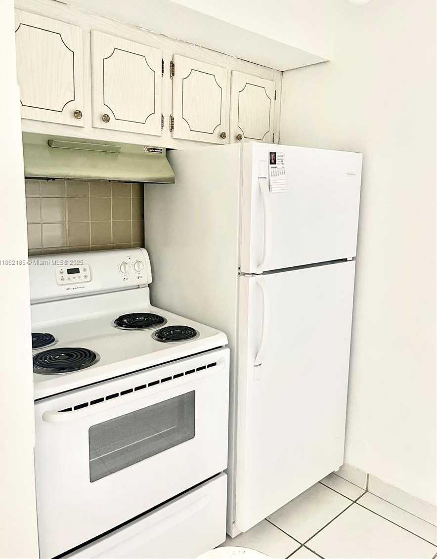 Small Image of 2145 PIERCE ST #421, Hollywood Number 36
