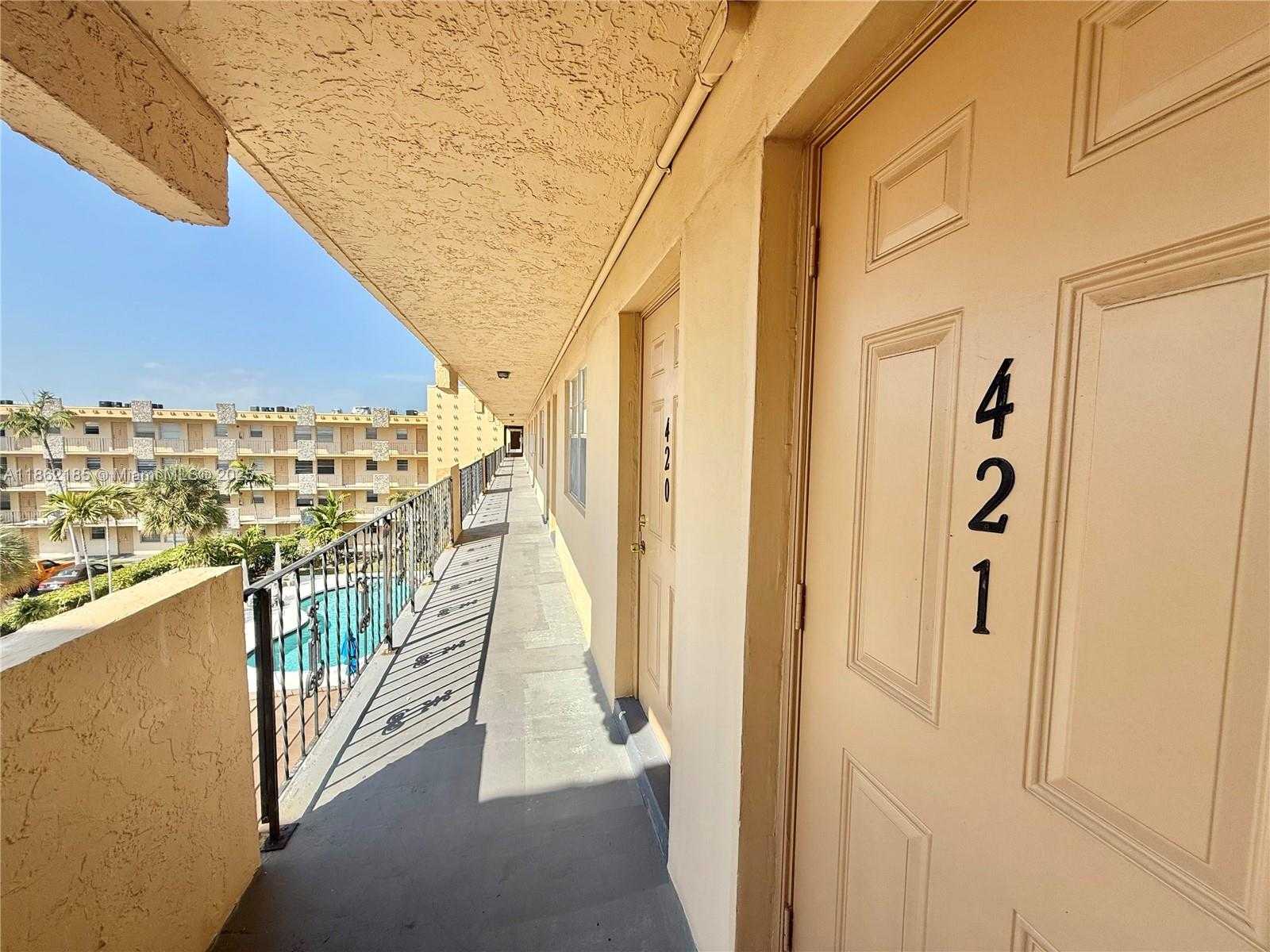 Small Image of 2145 PIERCE ST #421, Hollywood Number 37