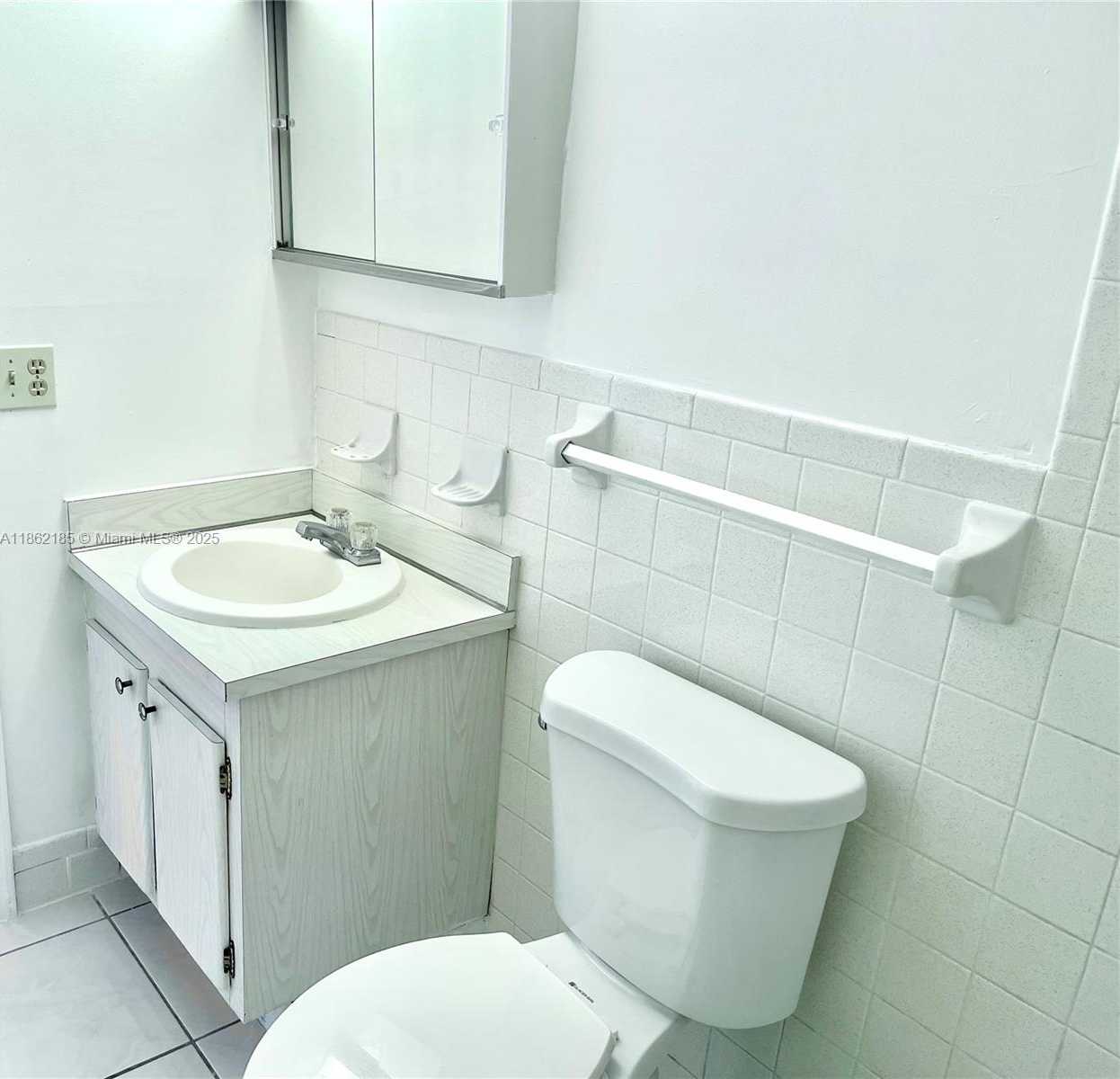 Small Image of 2145 PIERCE ST #421, Hollywood Number 6