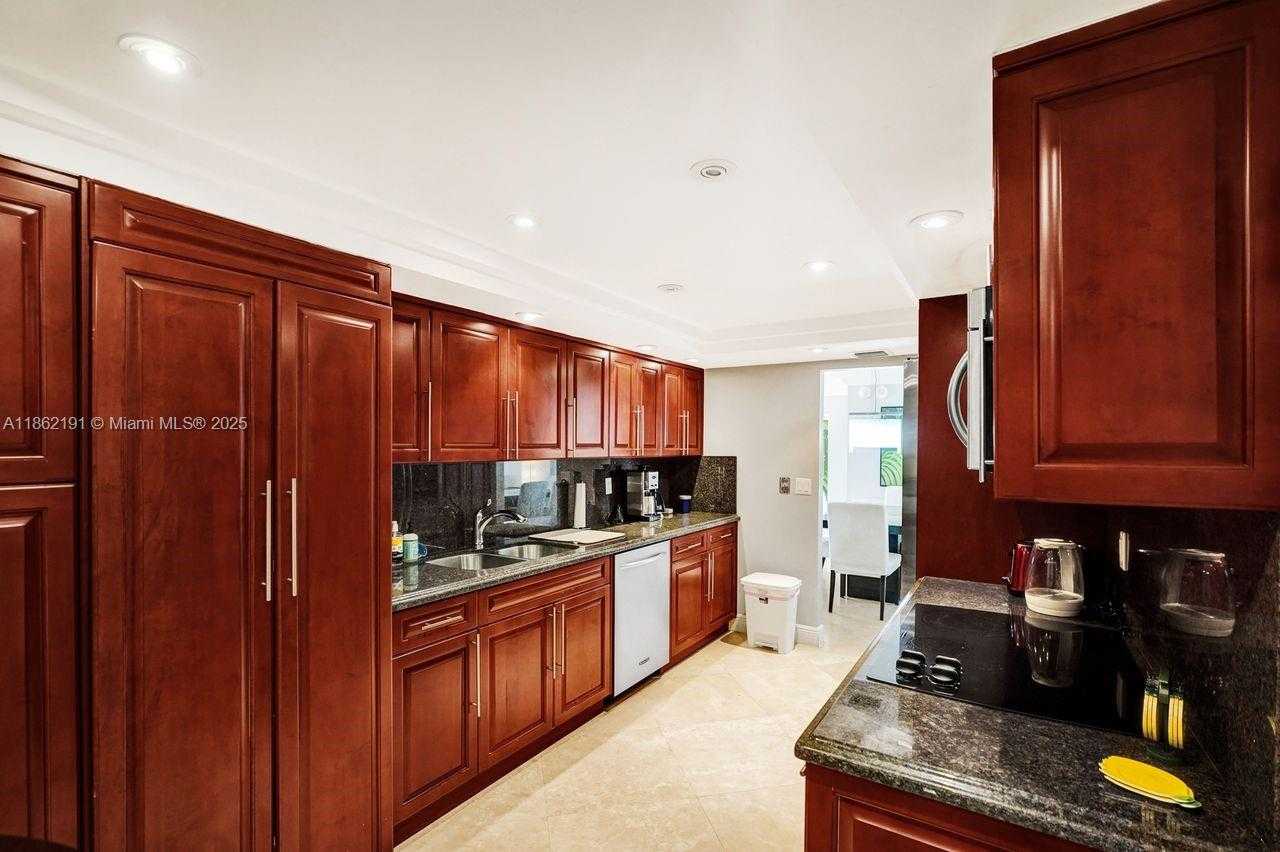 Small Image of 1111 CRANDON BLVD #A203, Key Biscayne Number 15