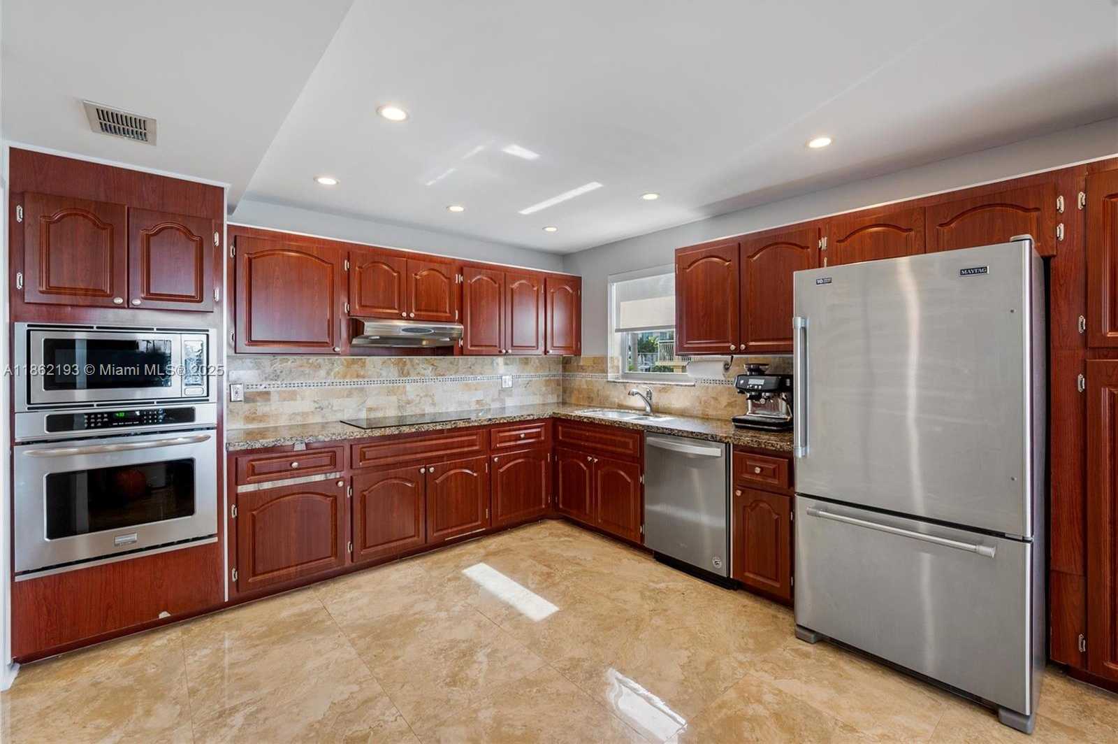 Small Image of 10180 WEST BAY HARBOR DR #3A, Bay Harbor Islands Number 7