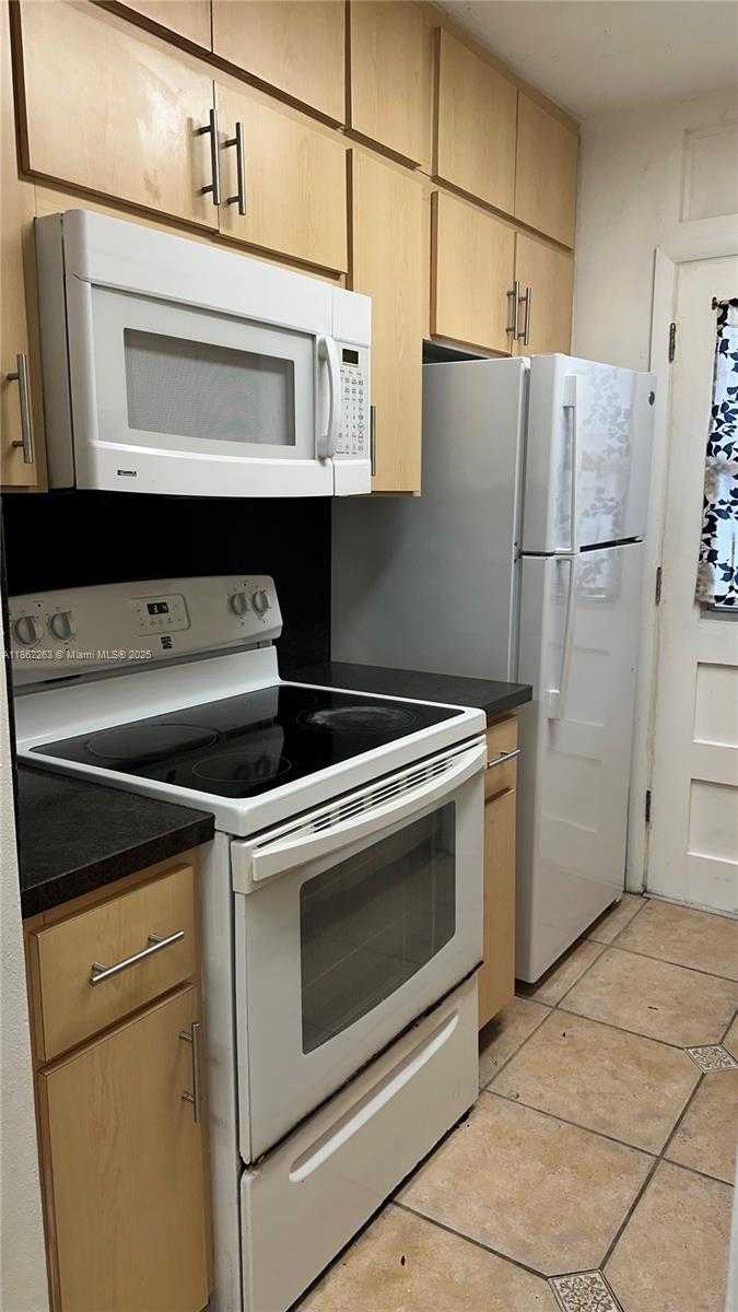 Small Image of 1475 NORTH EAST 125TH TER #510B, North Miami Number 4