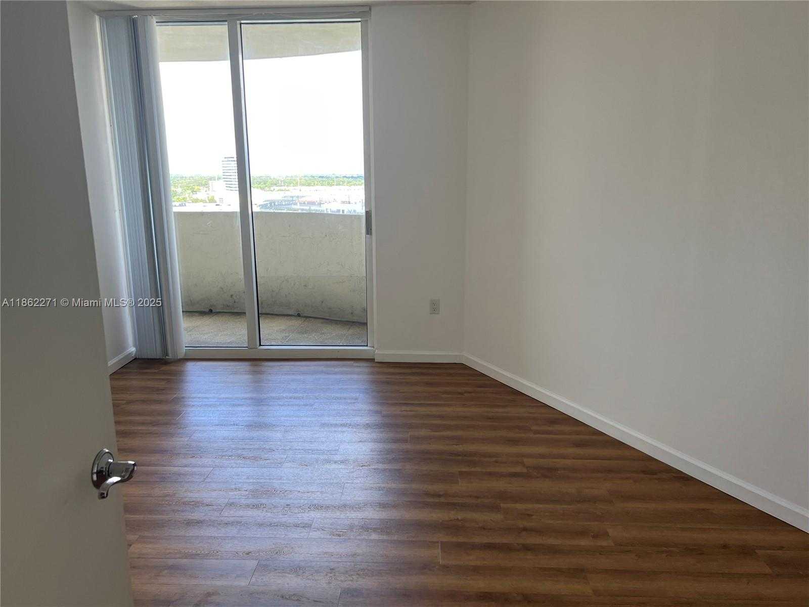 Small Image of 19501 WEST COUNTRY CLUB DR #1411, Aventura Number 10