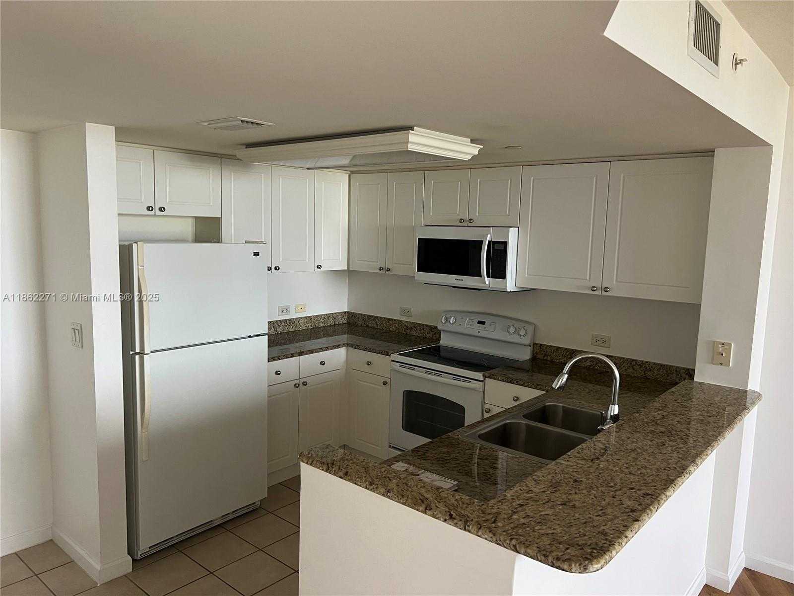 Small Image of 19501 WEST COUNTRY CLUB DR #1411, Aventura Number 14