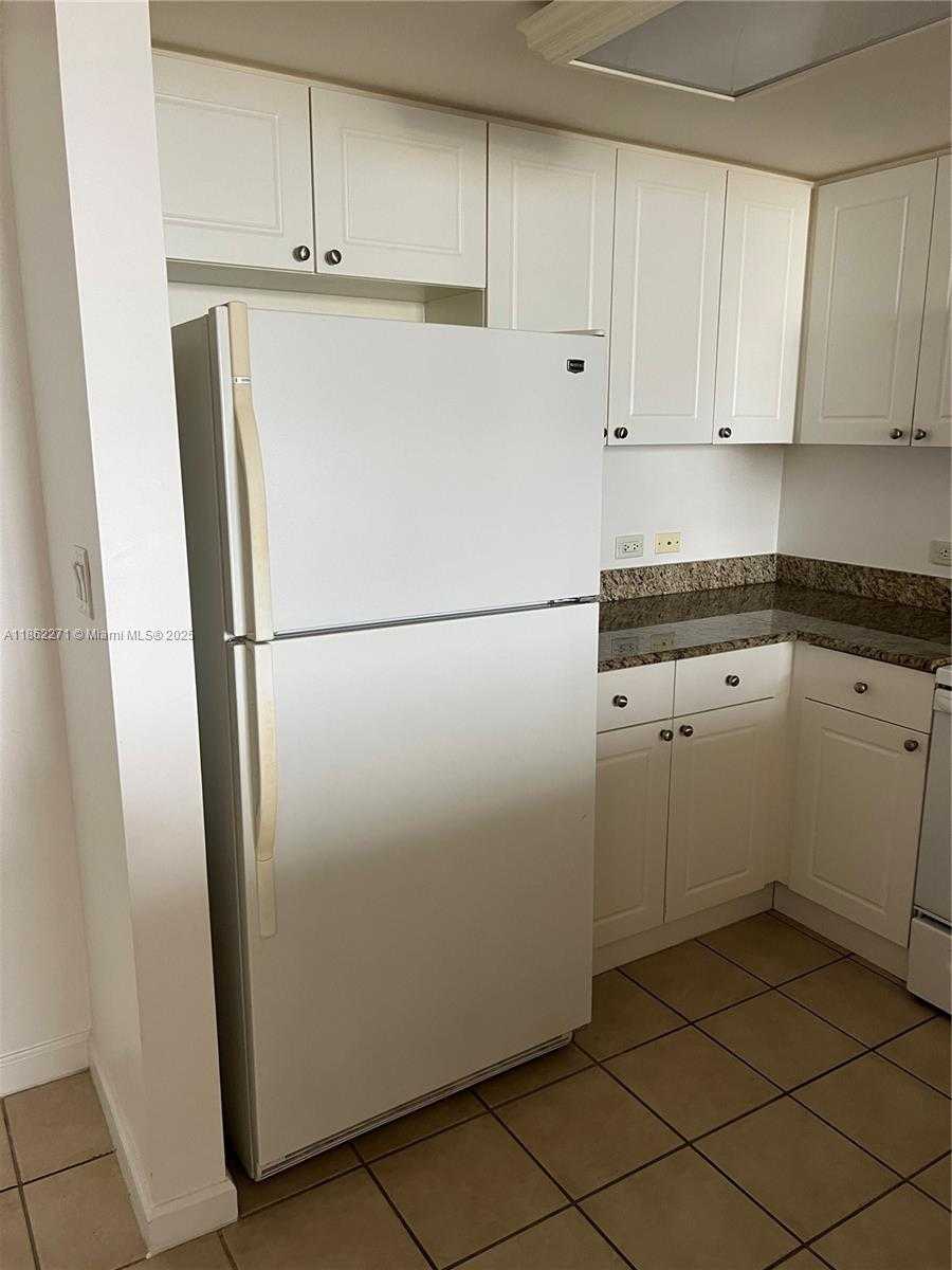 Small Image of 19501 WEST COUNTRY CLUB DR #1411, Aventura Number 17