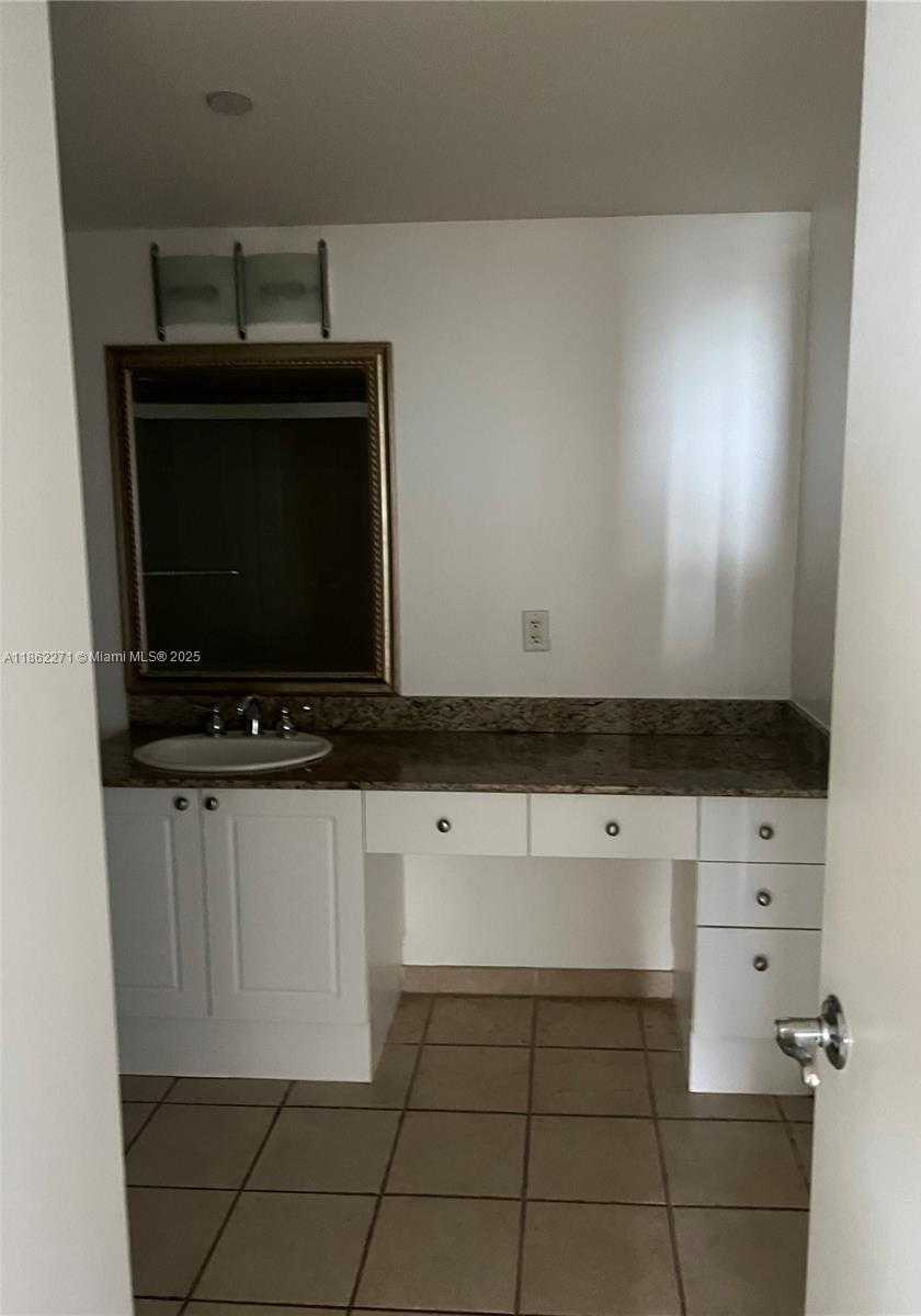 Small Image of 19501 WEST COUNTRY CLUB DR #1411, Aventura Number 7