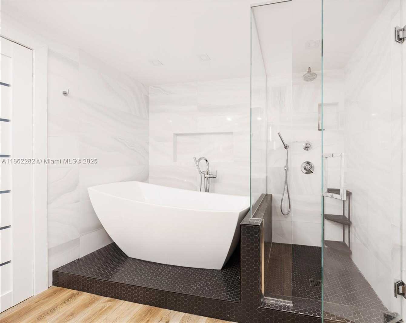 Small Image of 2451 BRICKELL AVE #21D, Miami Number 18