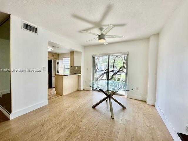 Small Image of 110 SALAMANCA AVE #207, Coral Gables Number 3