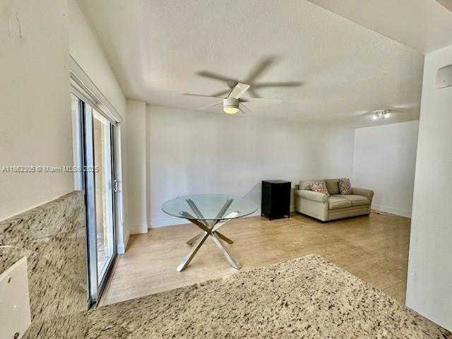 Small Image of 110 SALAMANCA AVE #207, Coral Gables Number 4