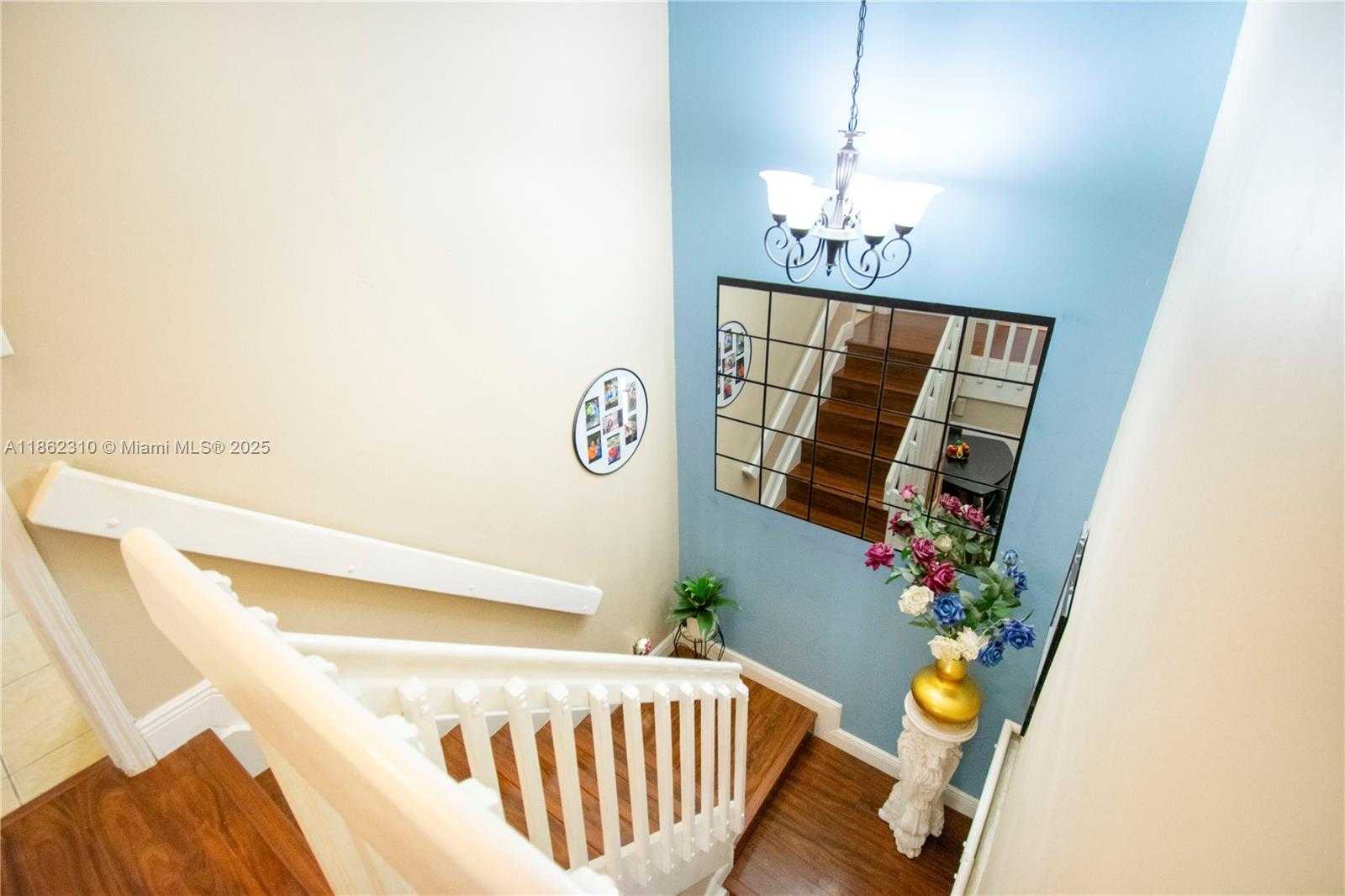 Small Image of 17472 SOUTH WEST 140TH CT, Miami Number 11