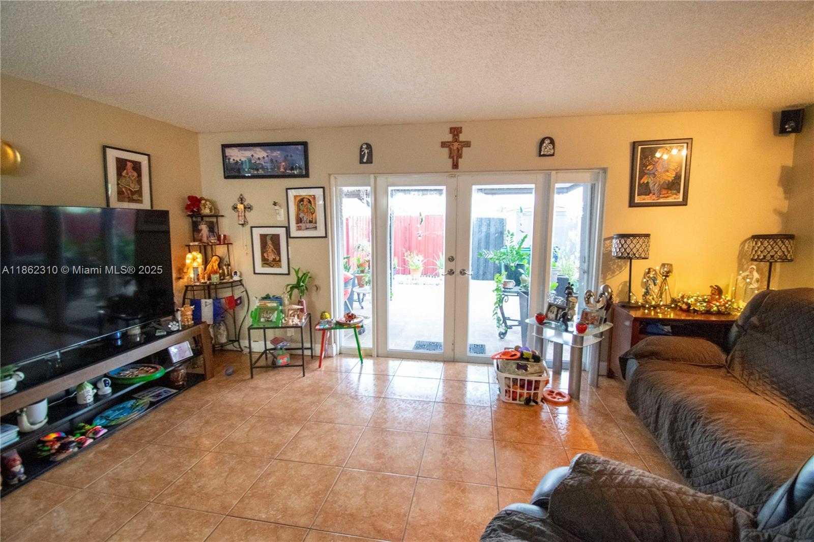 Small Image of 17472 SOUTH WEST 140TH CT, Miami Number 16