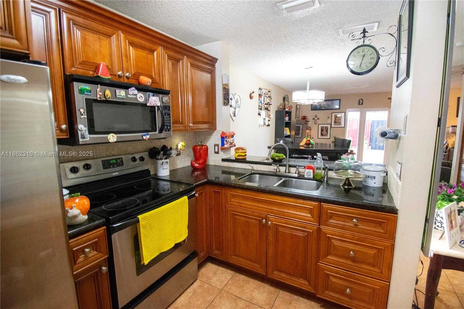 Small Image of 17472 SOUTH WEST 140TH CT, Miami Number 22