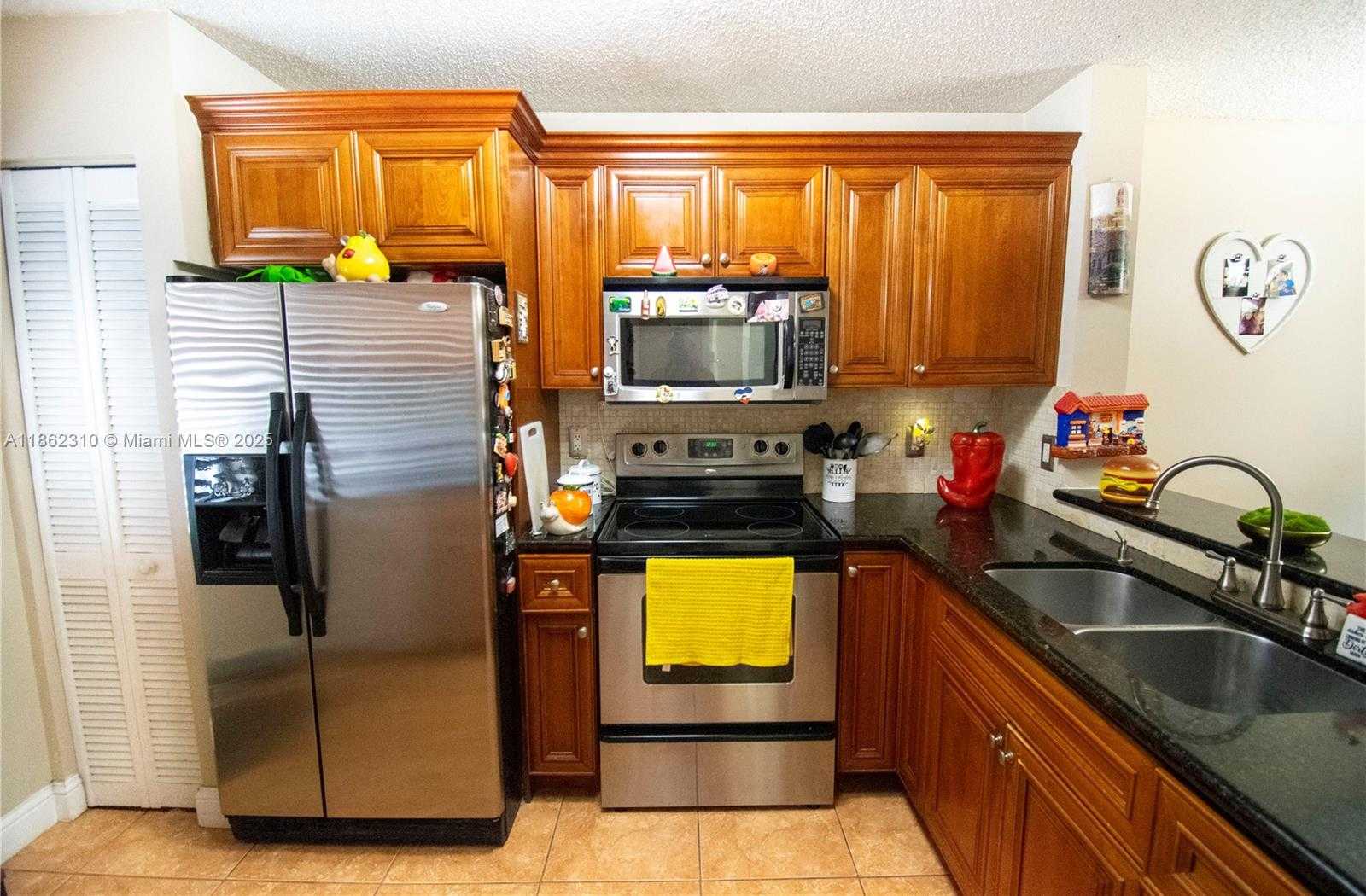Small Image of 17472 SOUTH WEST 140TH CT, Miami Number 23