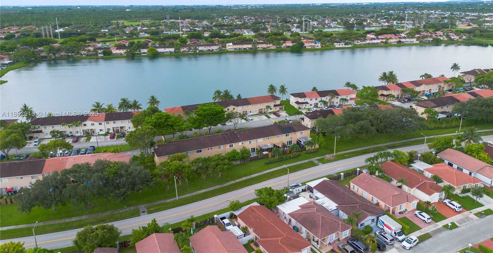 Small Image of 17472 SOUTH WEST 140TH CT, Miami Number 4