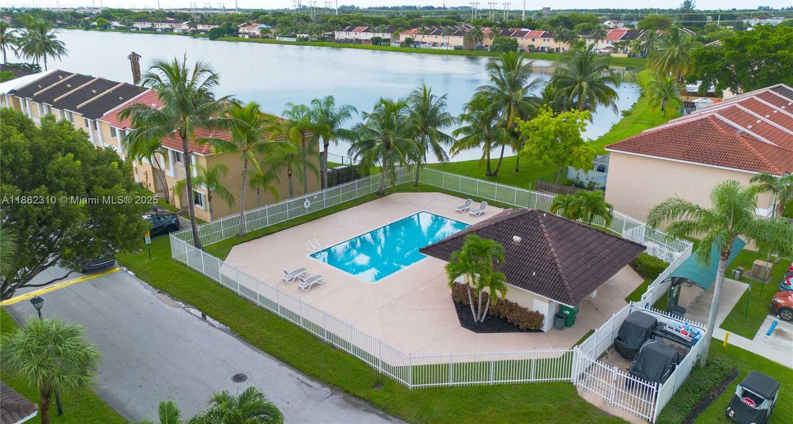 Small Image of 17472 SOUTH WEST 140TH CT, Miami Number 6