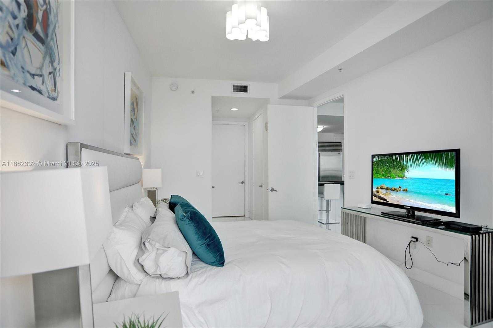 Small Image of 18201 COLLINS AVE #5508, Sunny Isles Beach Number 12