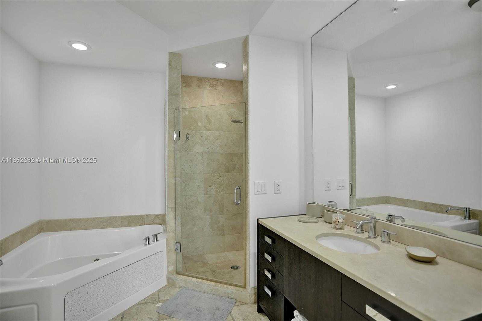 Small Image of 18201 COLLINS AVE #5508, Sunny Isles Beach Number 13