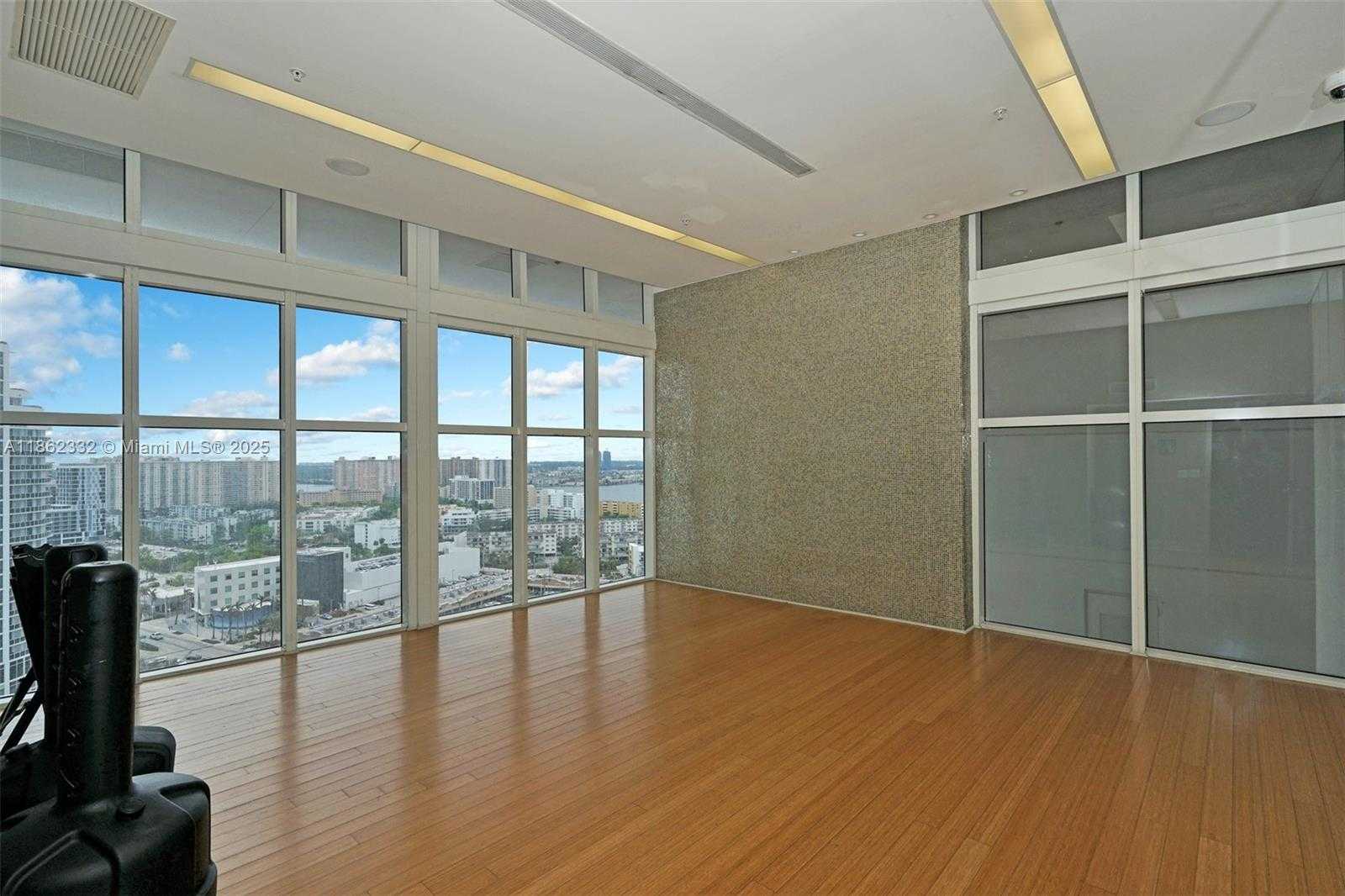 Small Image of 18201 COLLINS AVE #5508, Sunny Isles Beach Number 25
