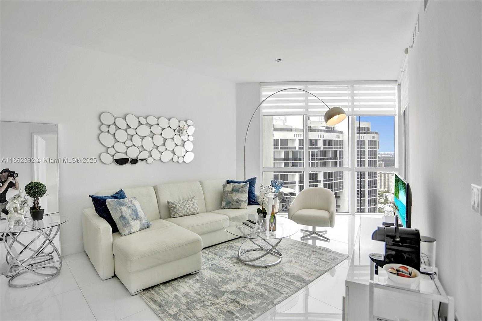 Small Image of 18201 COLLINS AVE #5508, Sunny Isles Beach Number 3