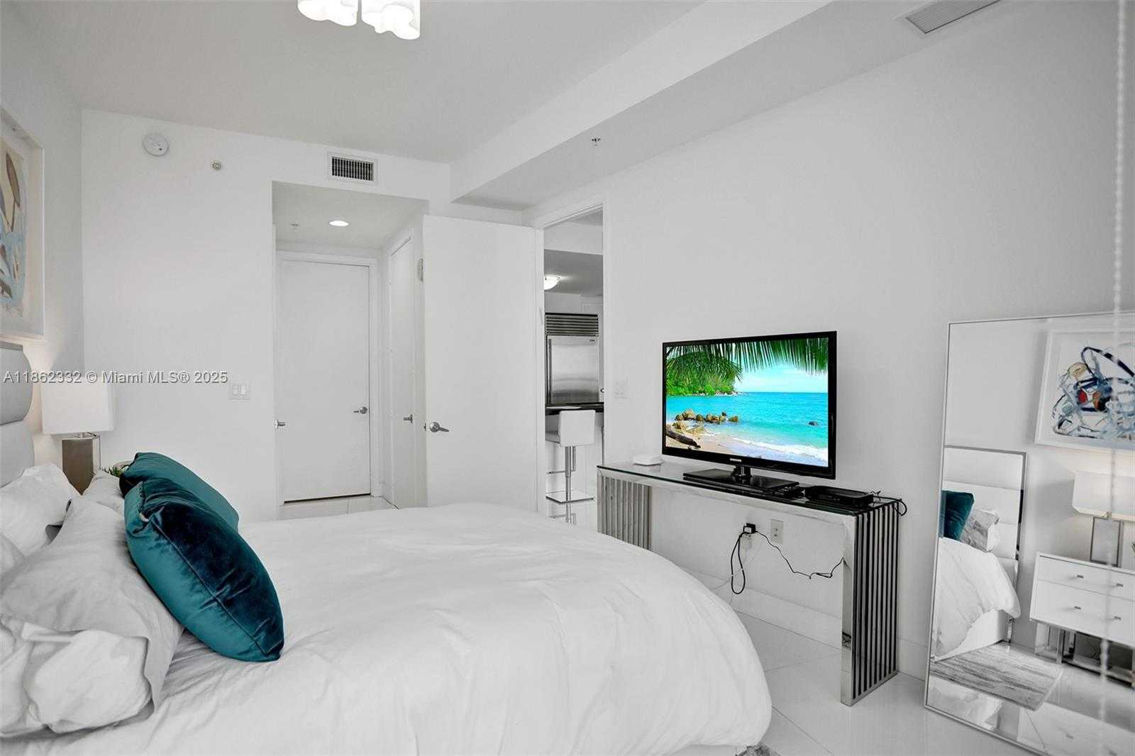 Small Image of 18201 COLLINS AVE #5508, Sunny Isles Beach Number 53