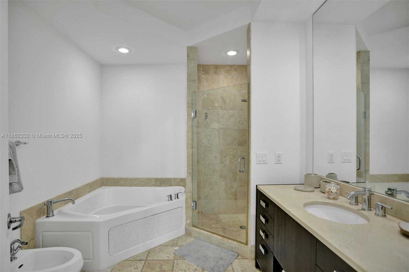 Small Image of 18201 COLLINS AVE #5508, Sunny Isles Beach Number 58