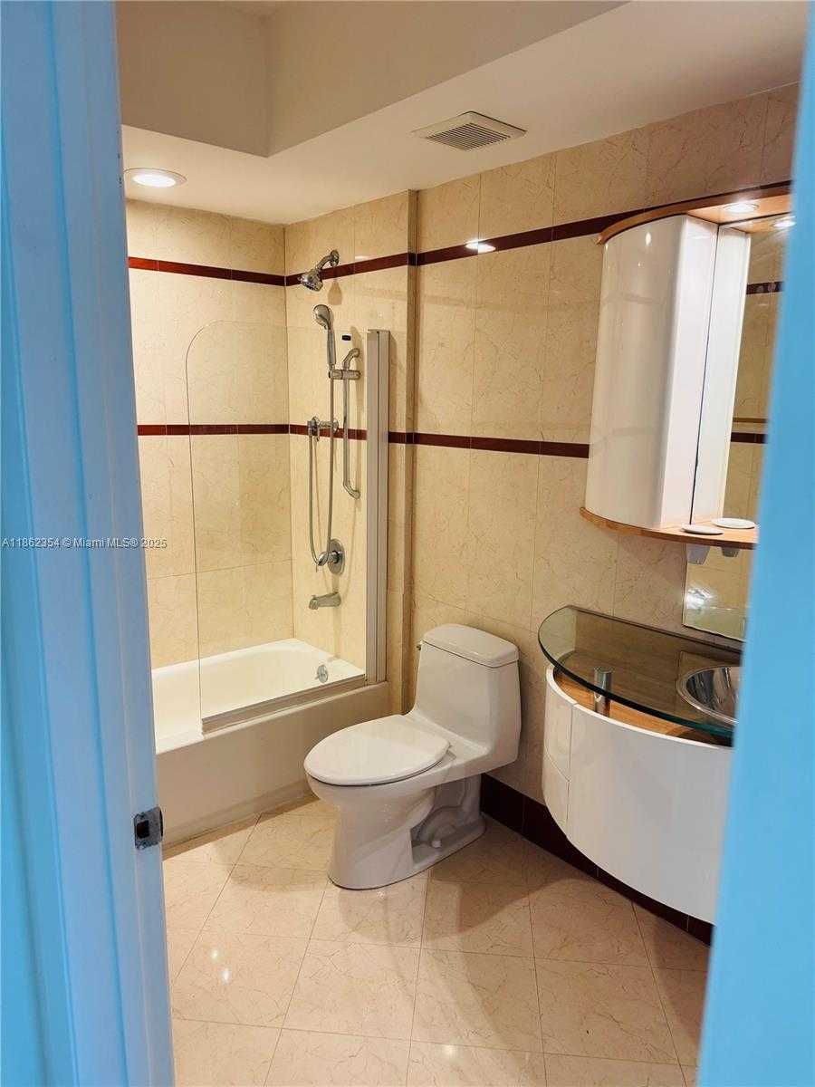 Small Image of 110 WASHINGTON AVE #1513, Miami Beach Number 10